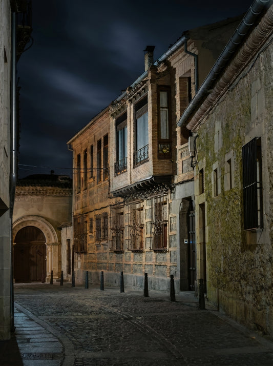 The Claustra Threshold: Calle Velarde, Segovia