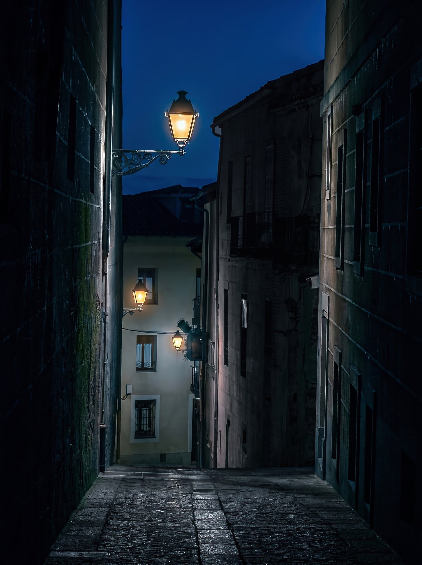 The Silent Descent: Calle Vallejo, Segovia