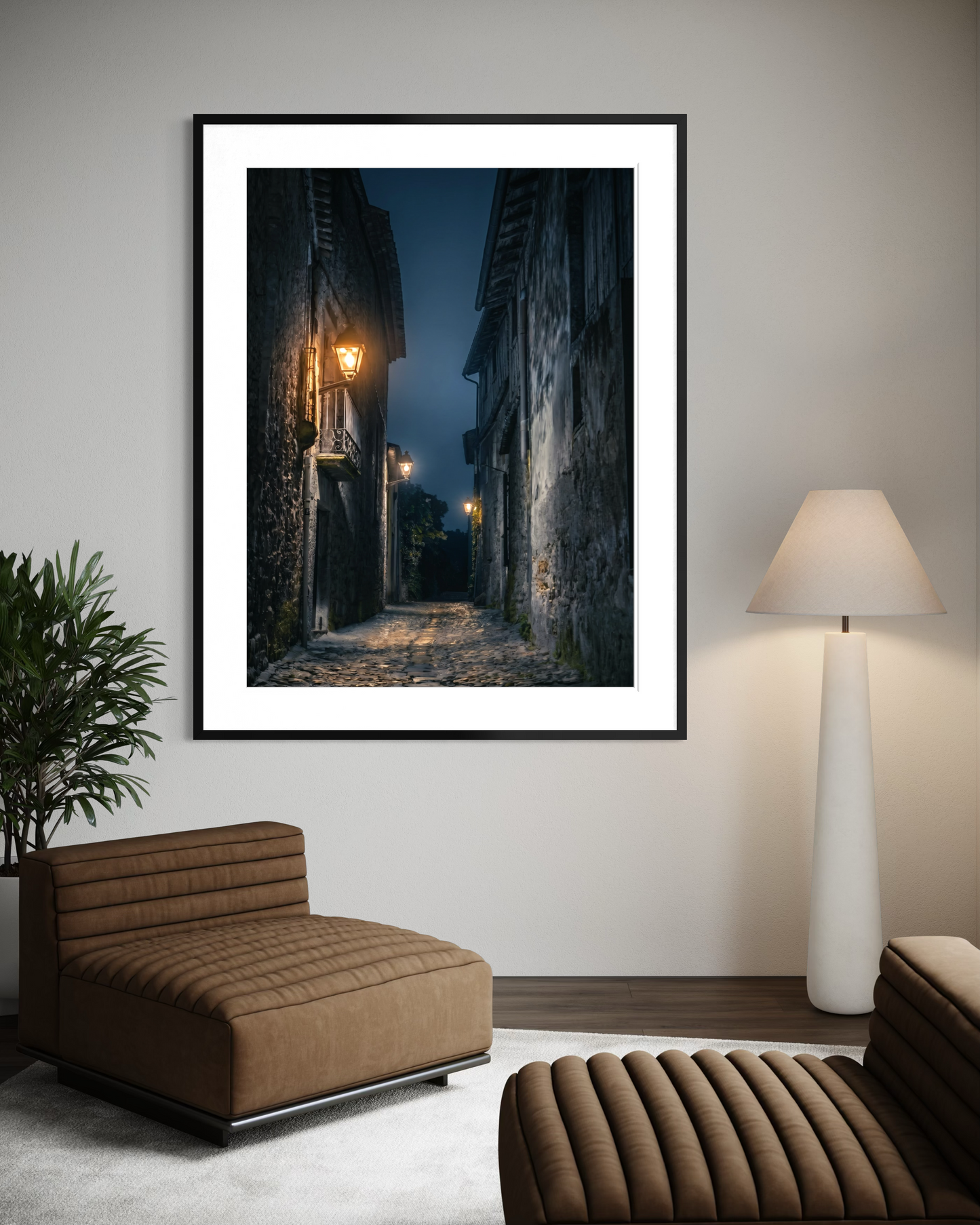 Echoes in Stone: A Peratallada Nocturne — copia fine art en edición limitada de Marco Zouvek (imagen 4).