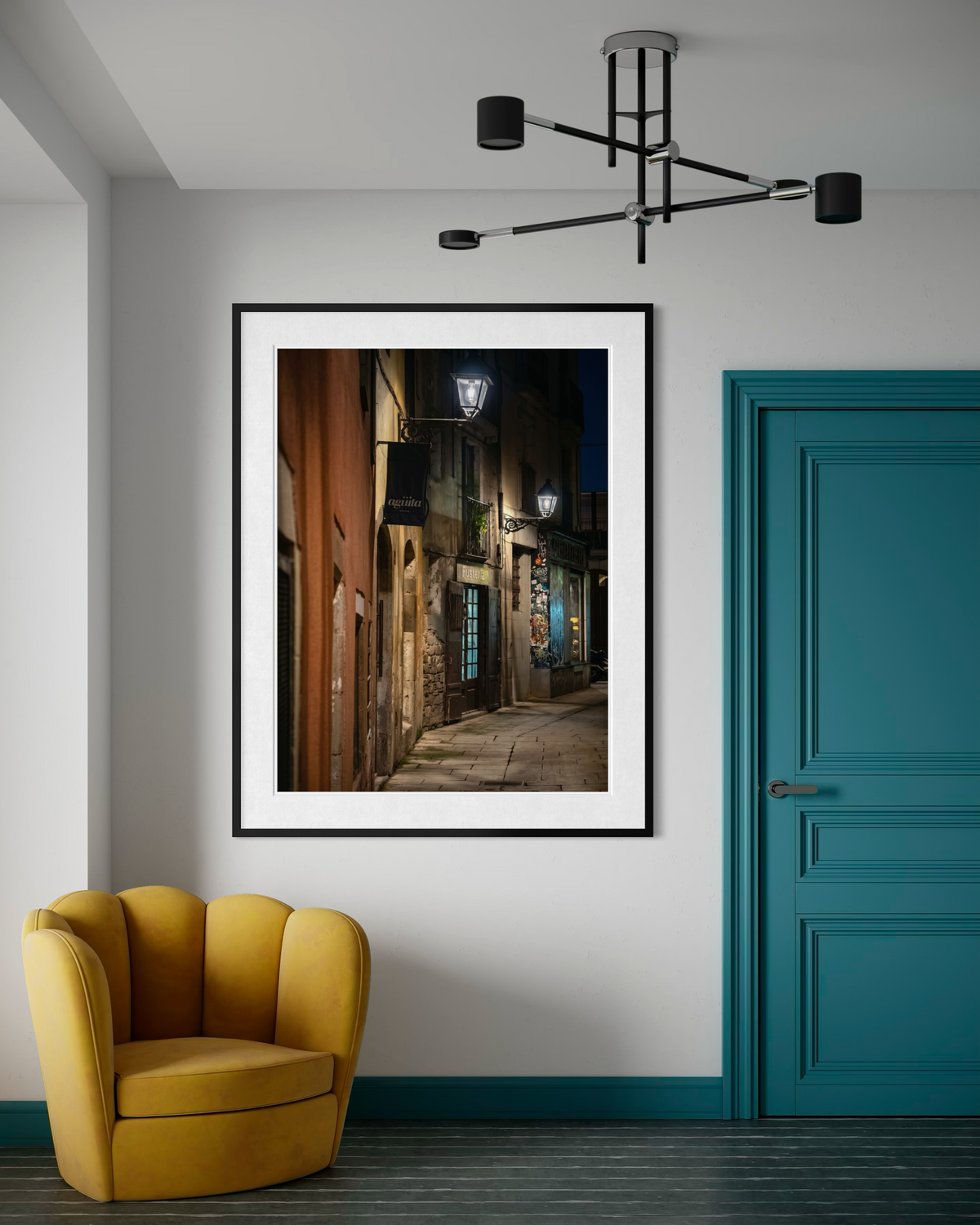 Lantern Alley: Barcelona, impresión fine art enmarcada en un interior