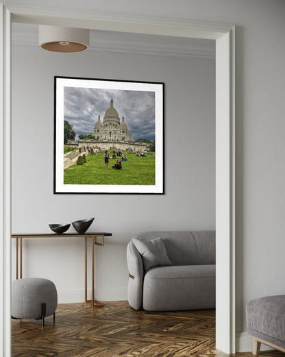 White Dome, Heavy Sky: Sacré-Cœur, Paris, vista de ambientación en un interior