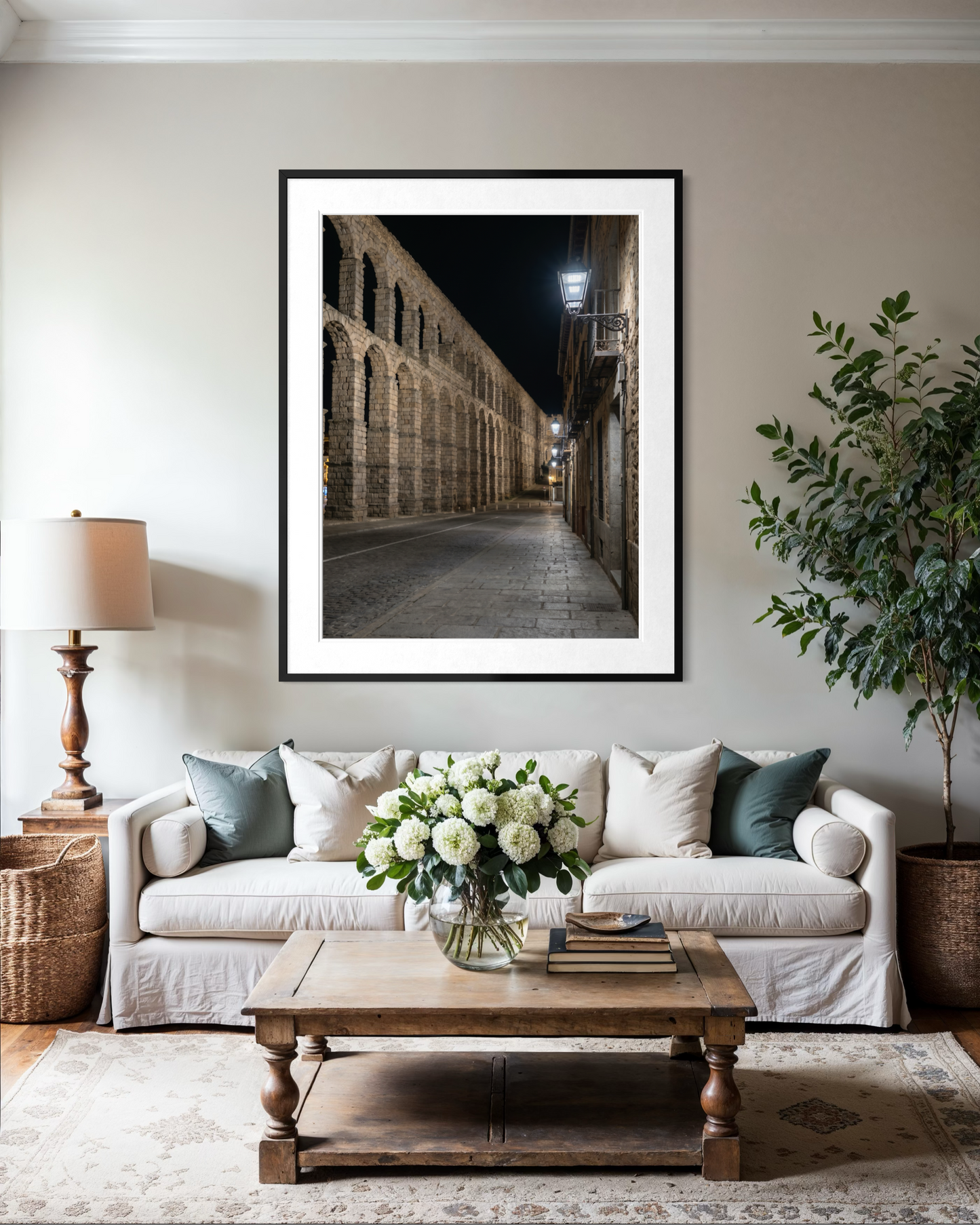 The Aqueduct's Retreat: Calle Teodosio el Grande, Segovia