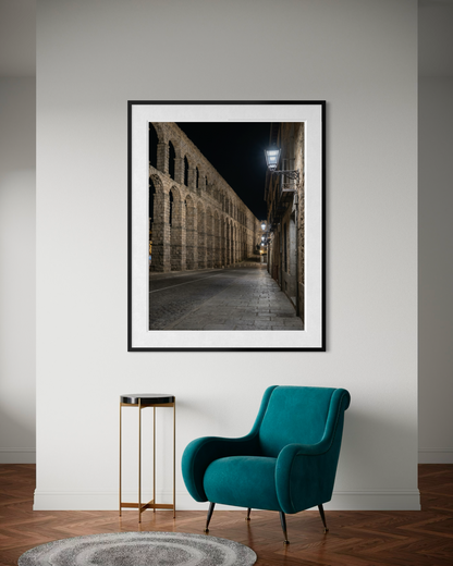 The Aqueduct's Retreat: Calle Teodosio el Grande, Segovia