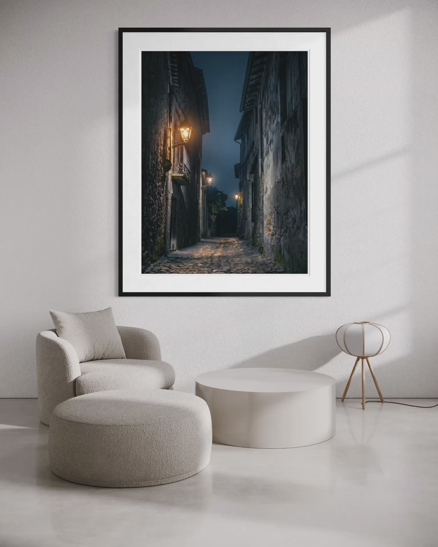 Echoes in Stone: A Peratallada Nocturne — vídeo de la copia fine art en edición limitada.