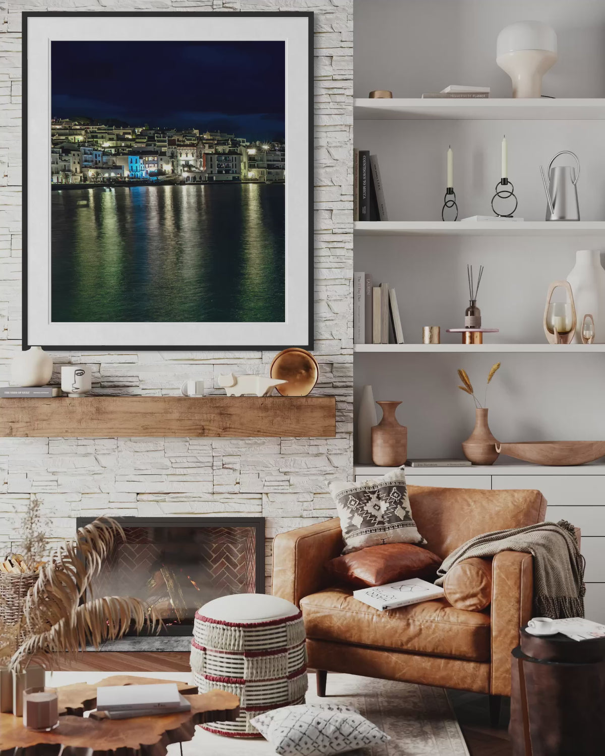 Emerald Reflections: Cadaqués, vídeo de la impresión enmarcada en un interior